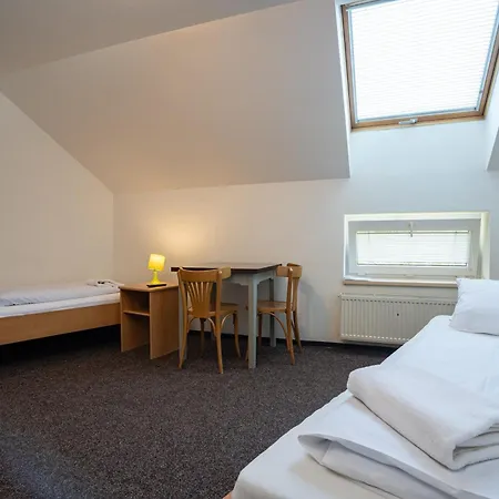 U Gigantu Πανσιόν 3*